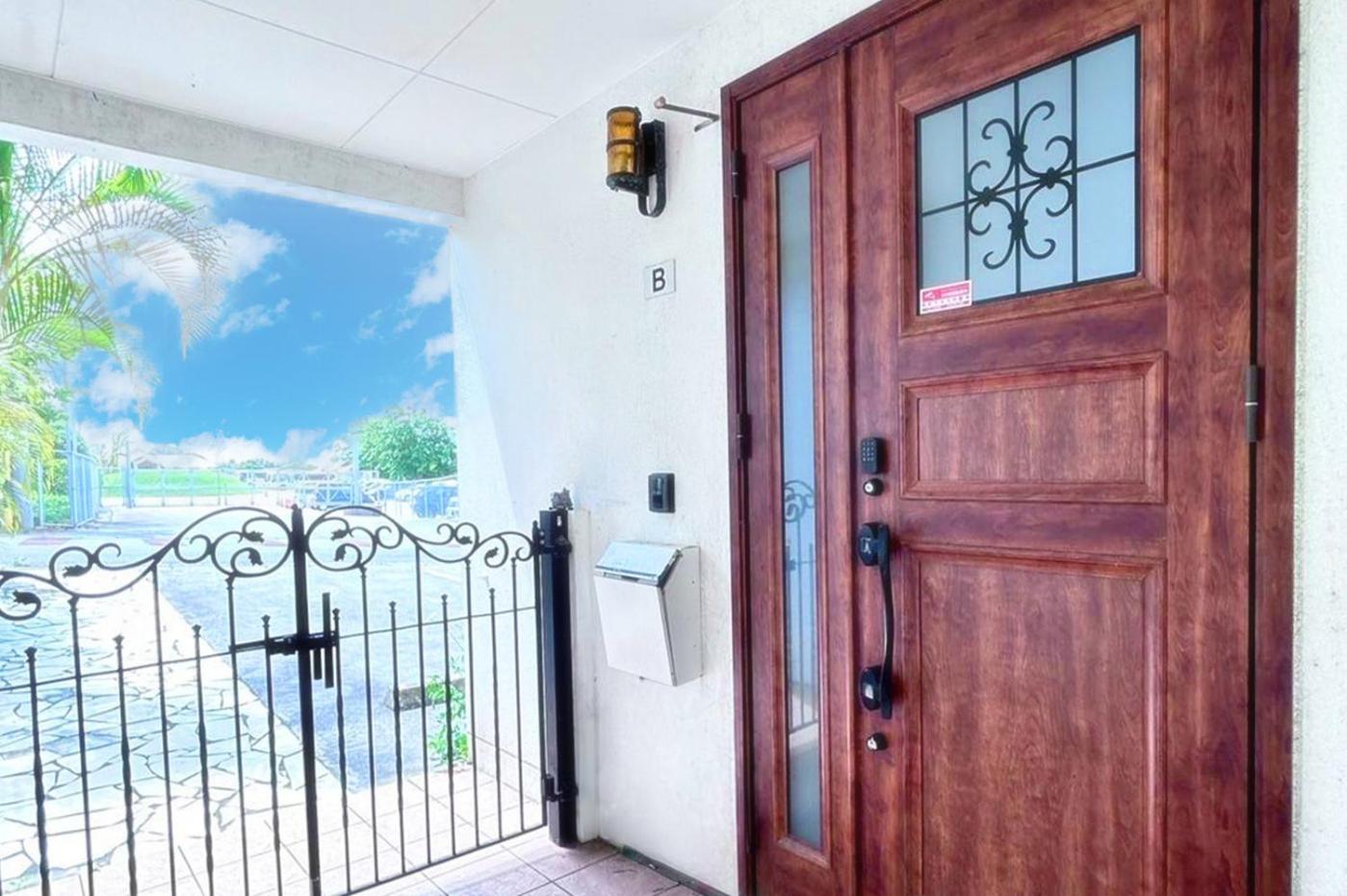 Okinawa Milky Way Villa Yomitan Exterior photo